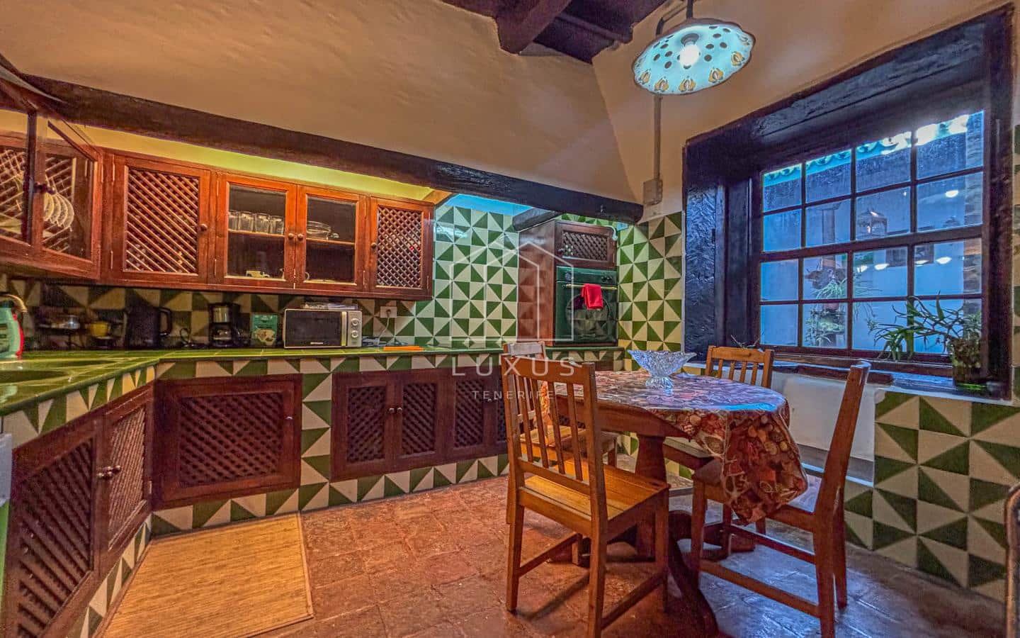 4 Zimmer Villa zu verkaufen in Tacoronte mit Pool Garage - 899.000 € (Ref: 9534928)