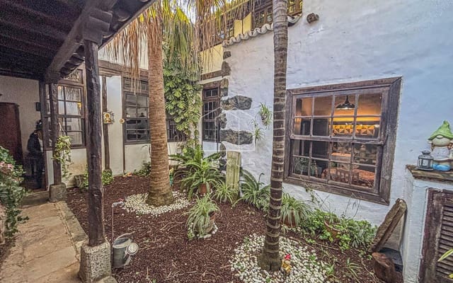 4 Zimmer Villa zu verkaufen in Tacoronte mit Pool Garage - 899.000 € (Ref: 9534928)