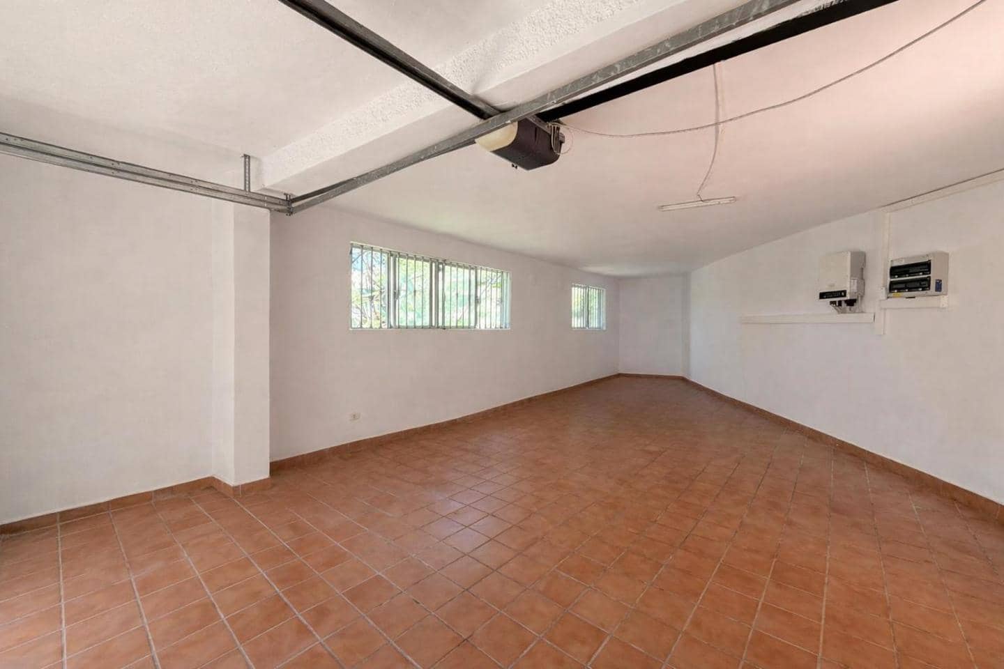 2 bedroom Villa for sale in Puerto de la Cruz with pool garage - € 895,000 (Ref: 9719200)