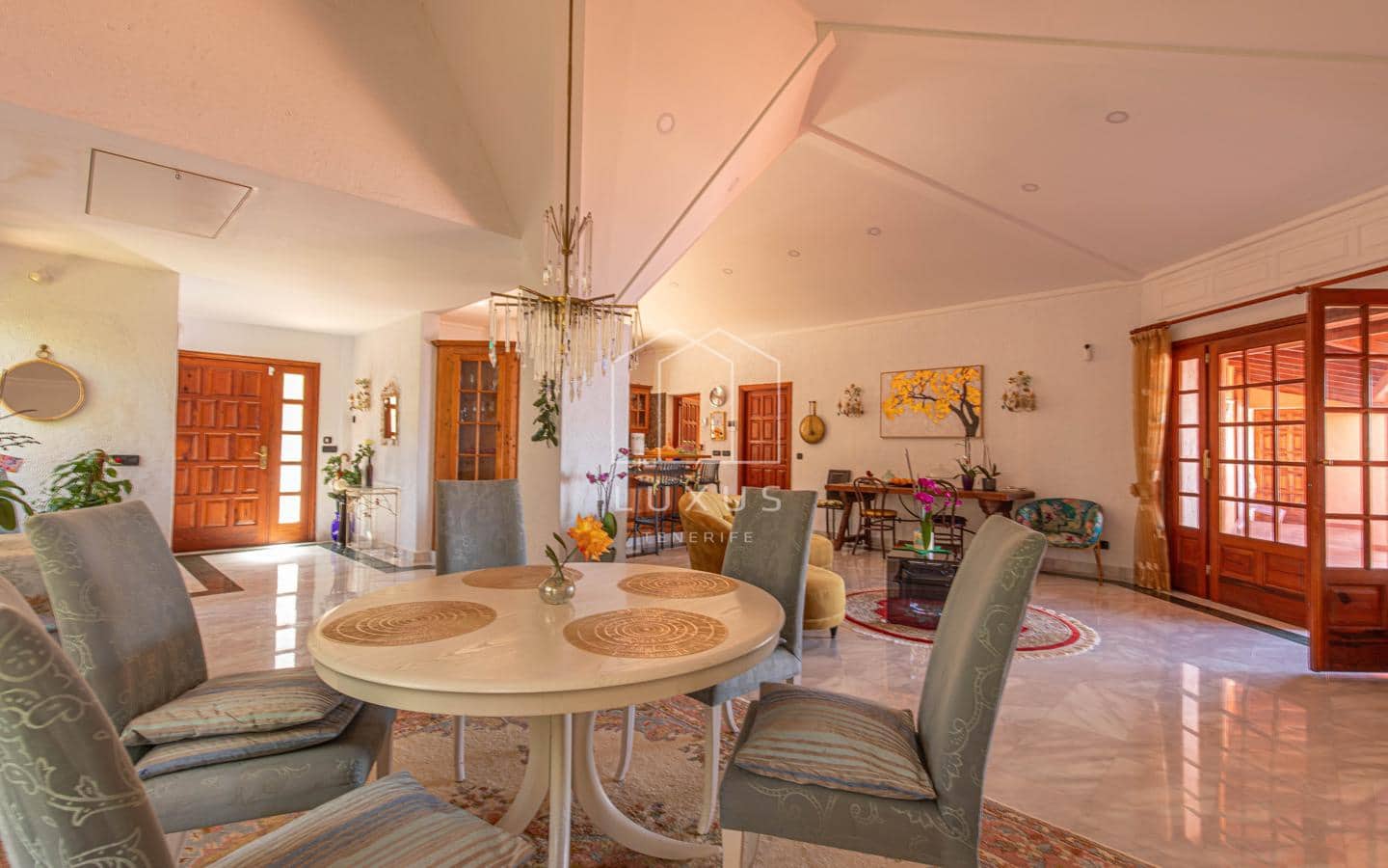 5 bedroom Villa for sale in Tacoronte with pool garage - € 2,700,000 (Ref: 9720703)