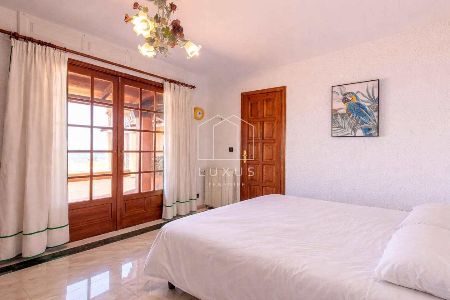 5 bedroom Villa for sale in Tacoronte with pool garage - € 2,700,000 (Ref: 9720703)