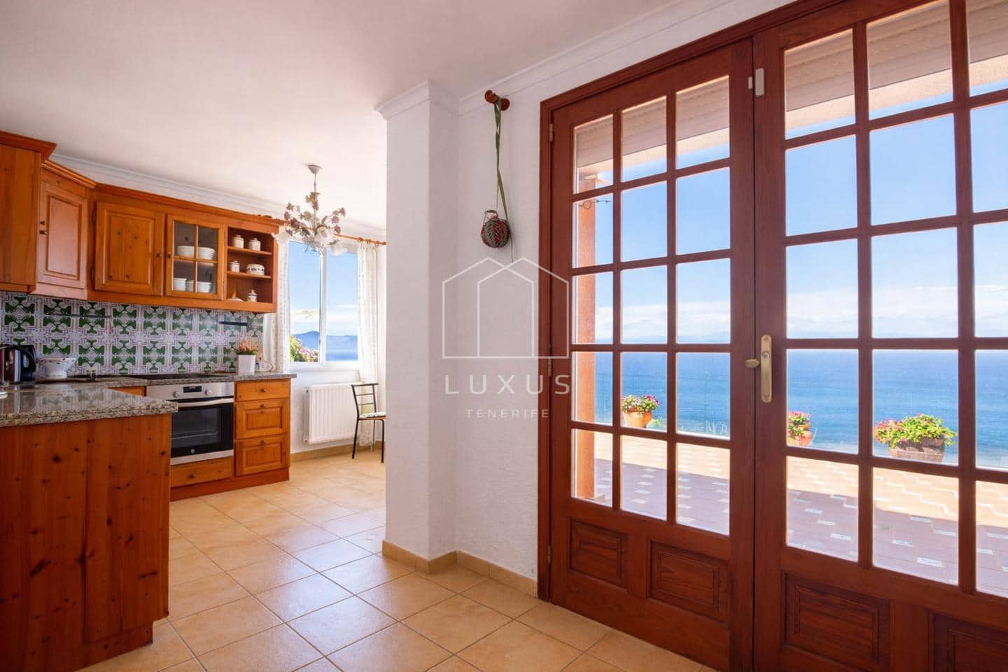 5 bedroom Villa for sale in Tacoronte with pool garage - € 2,700,000 (Ref: 9720703)