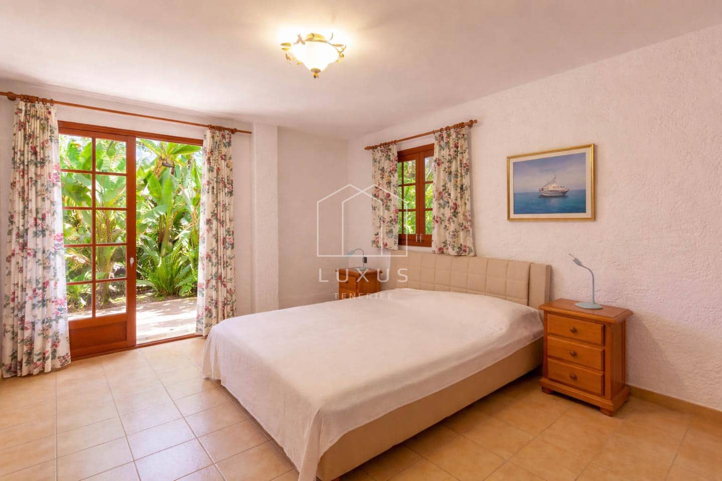 5 bedroom Villa for sale in Tacoronte with pool garage - € 2,700,000 (Ref: 9720703)