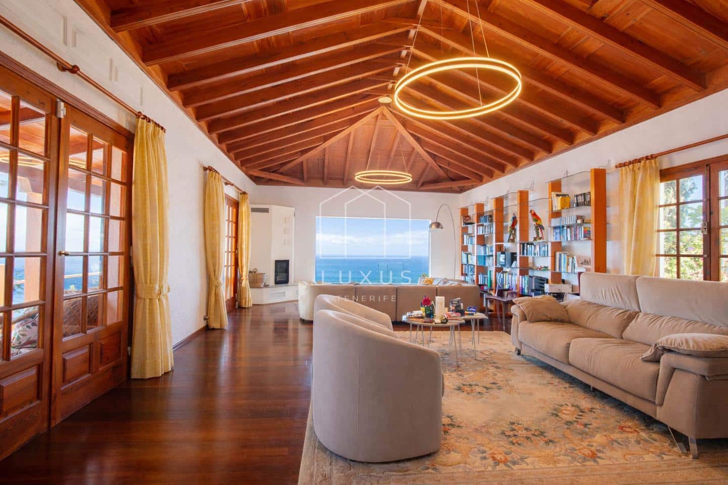 5 bedroom Villa for sale in Tacoronte with pool garage - € 2,700,000 (Ref: 9720703)