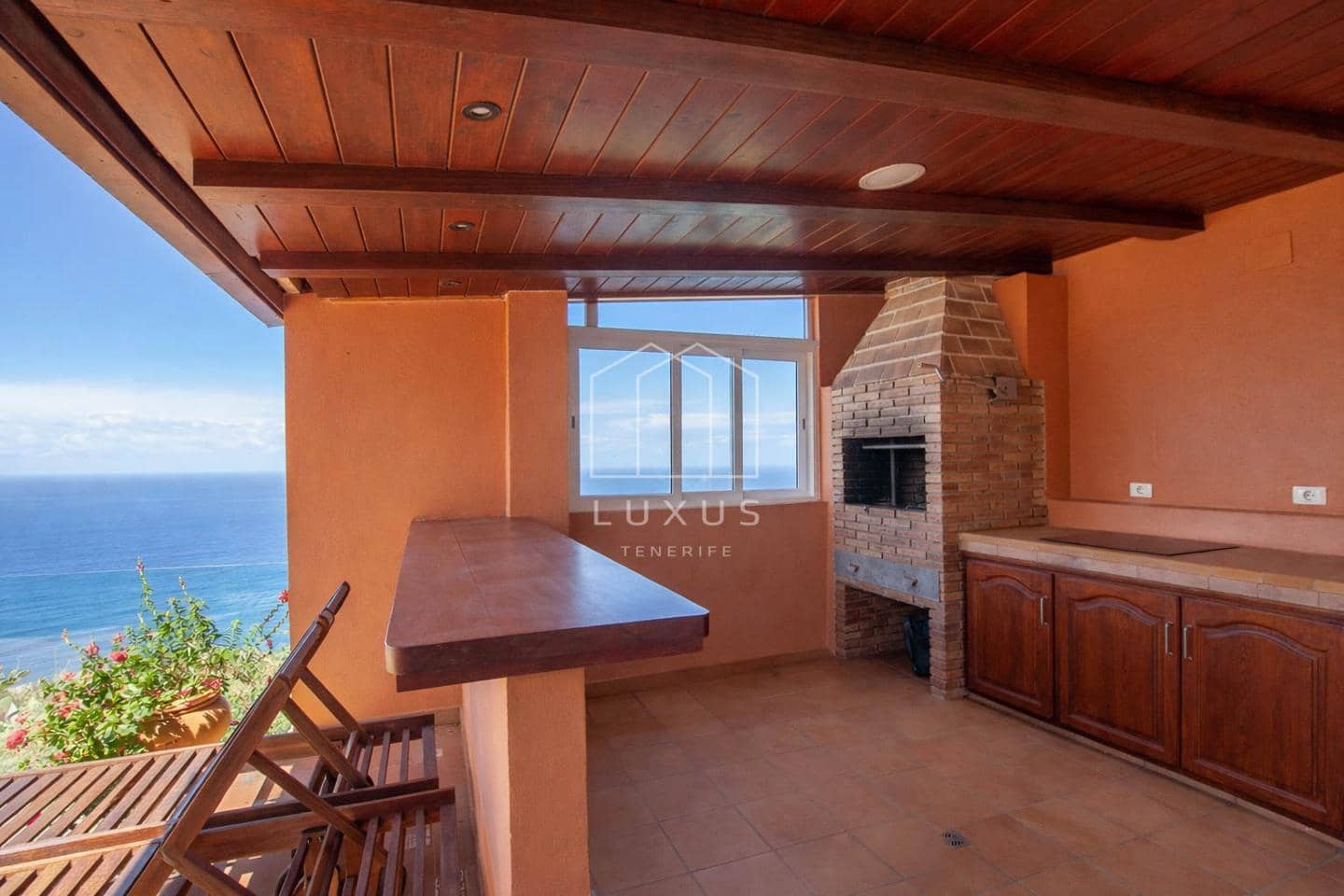 5 bedroom Villa for sale in Tacoronte with pool garage - € 2,700,000 (Ref: 9720703)