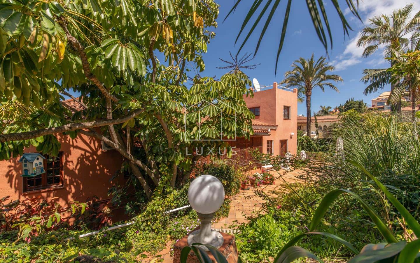 5 bedroom Villa for sale in Tacoronte with pool garage - € 2,700,000 (Ref: 9720703)