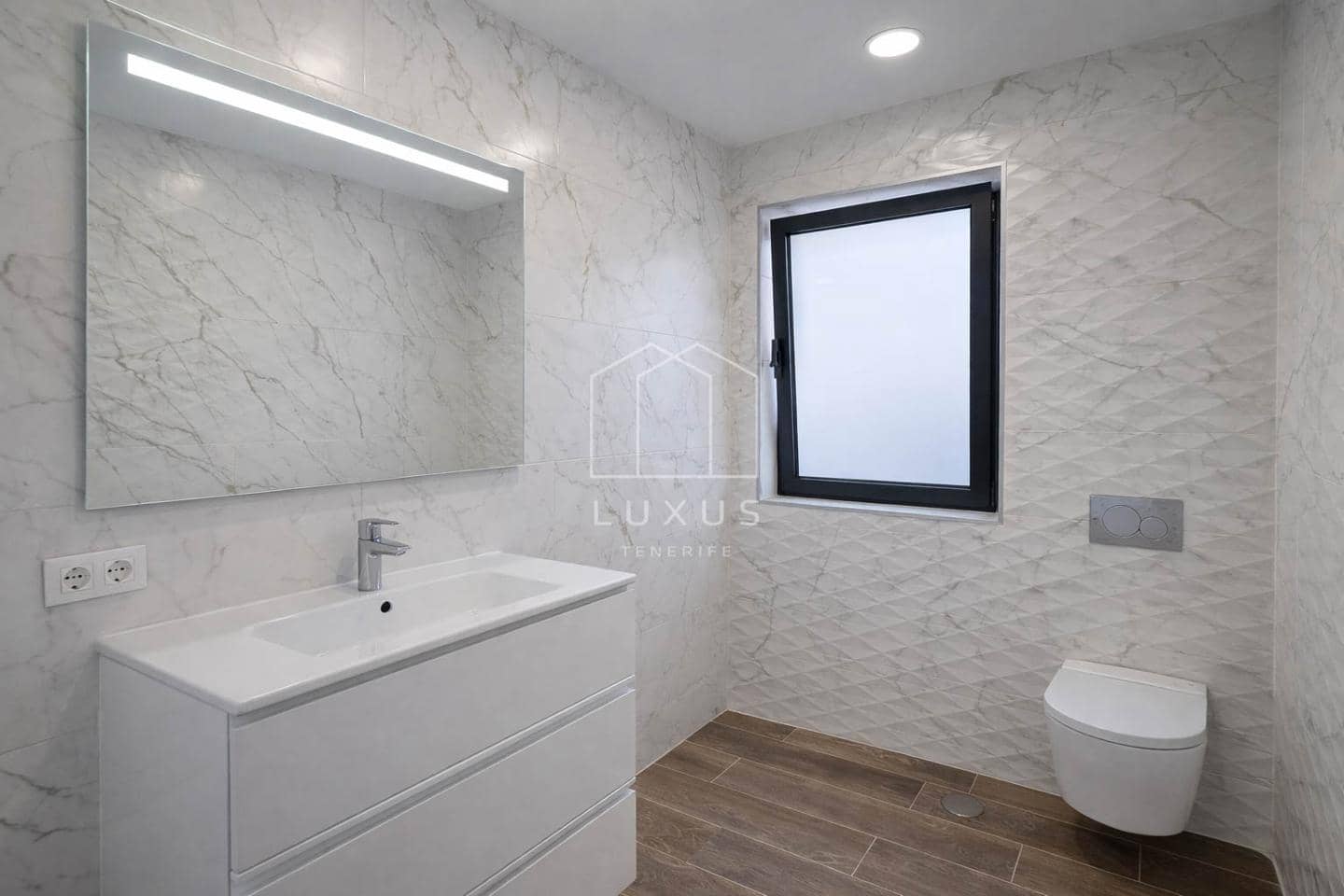 4 quarto Moradia para venda em Costa Adeje com piscina garagem - 1 800 000 € (Ref: 9725119)