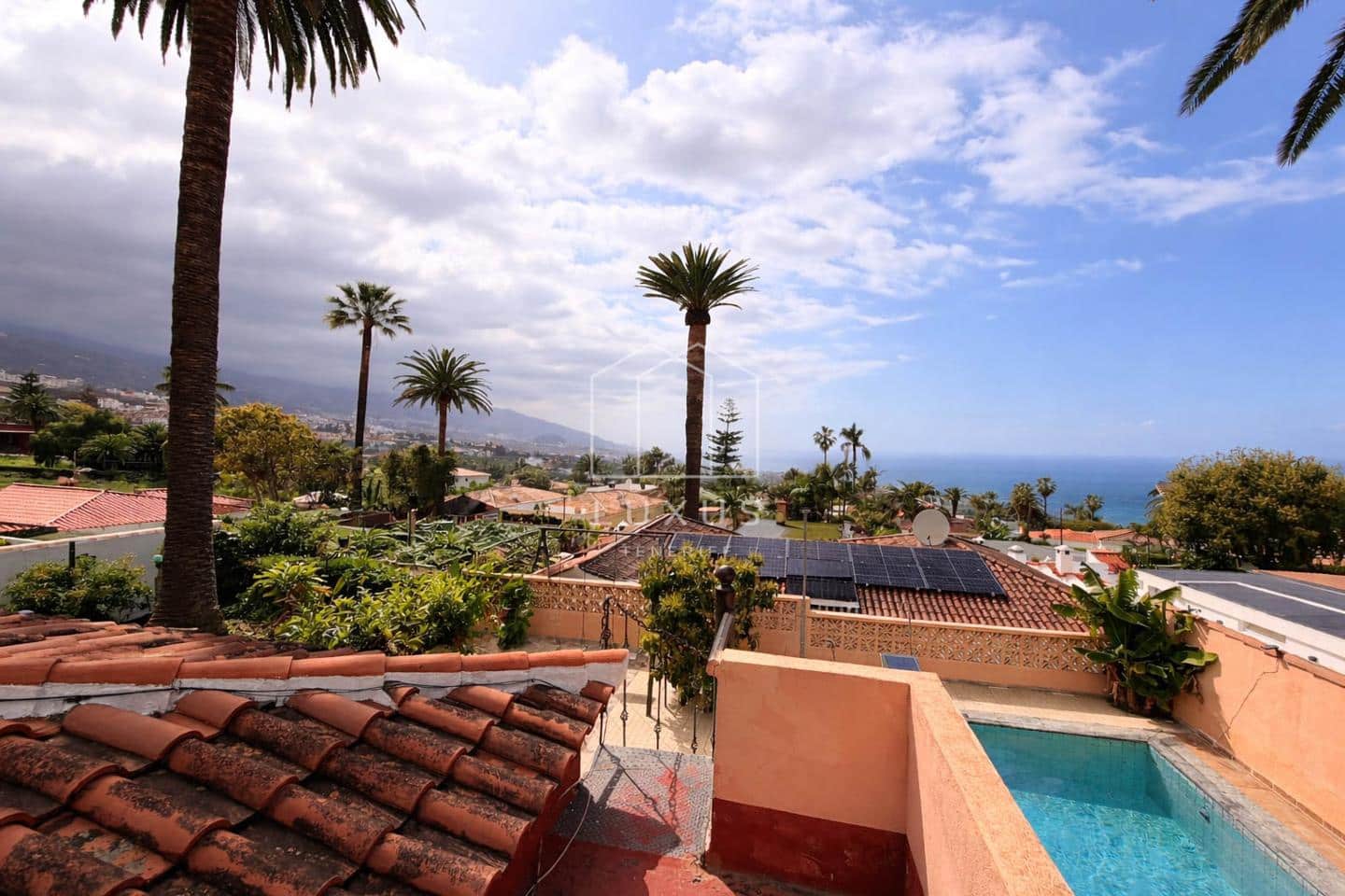 3 sovrum Villa till salu i La Orotava med pool garage - 799 000 € (Ref: 9731385)