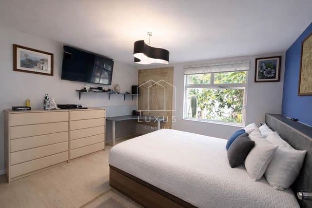 3 Zimmer Villa zu verkaufen in La Orotava mit Pool Garage - 599.000 € (Ref: 9731385)