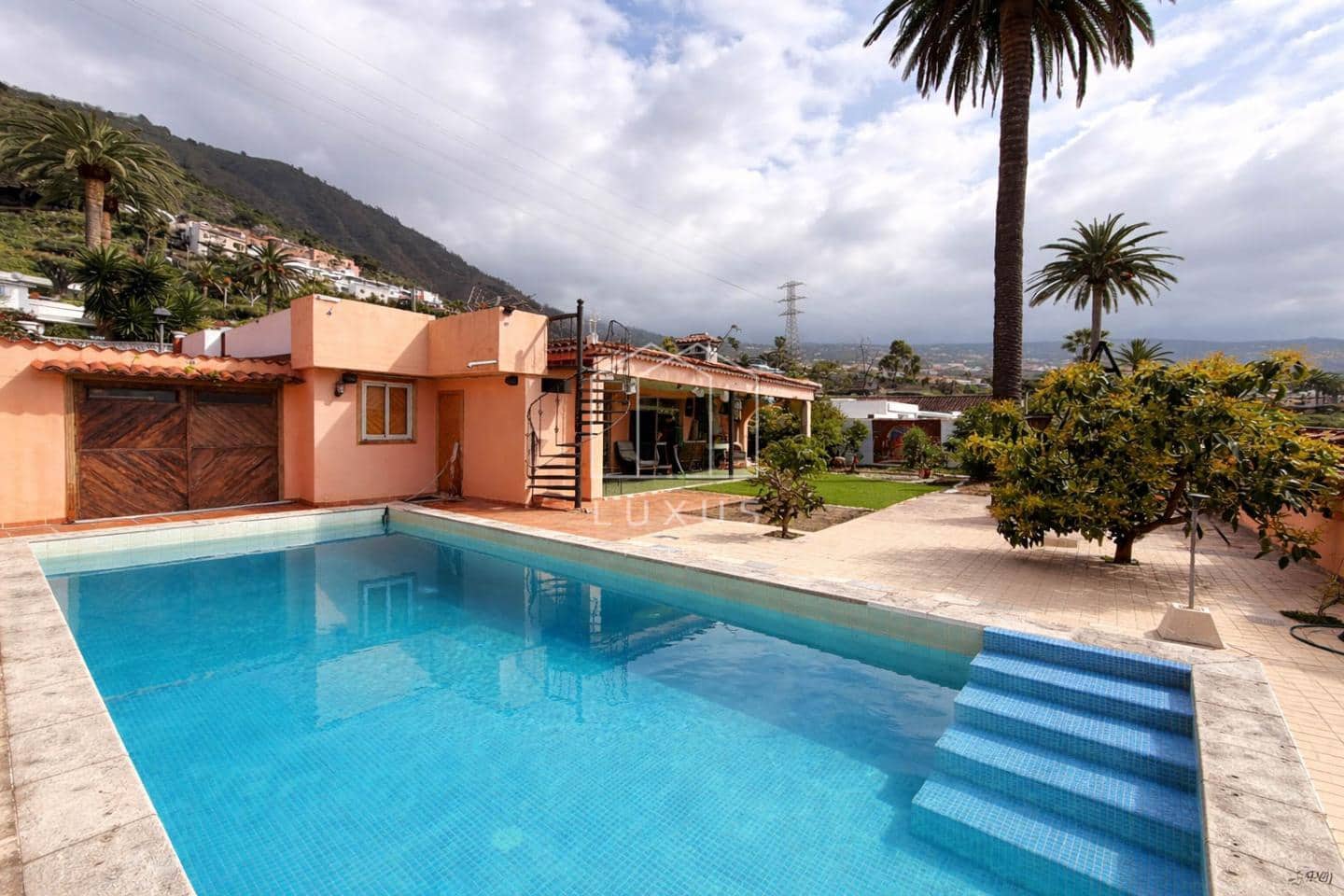 4 slaapkamer Villa te koop in La Orotava met zwembad garage - € 525.000 (Ref: 9731385)