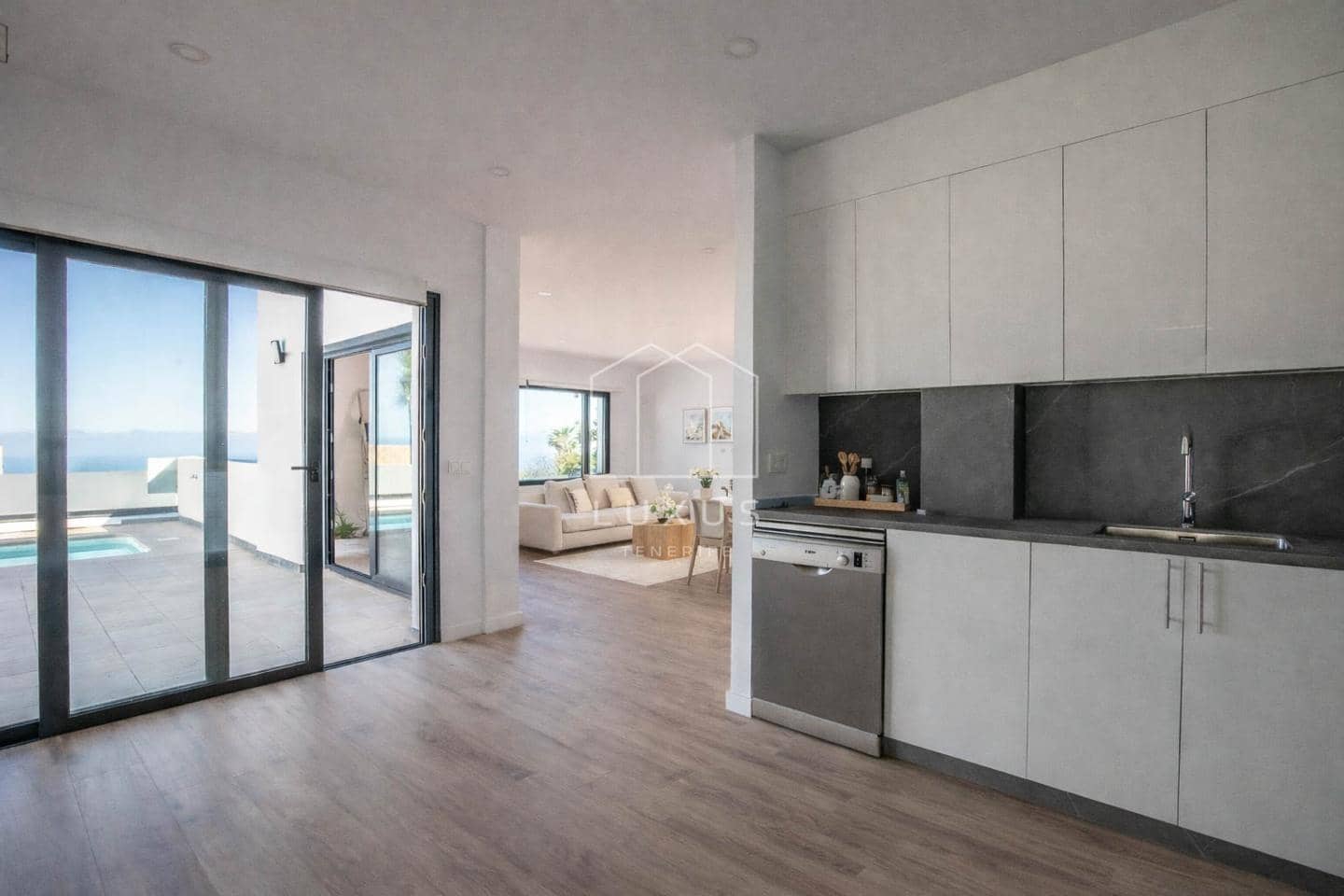 3 soveværelse Villa til salg i Tacoronte med swimmingpool garage - € 695.000 (Ref: 9751434)