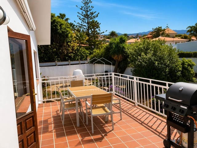 4 quarto Moradia para arrendar em Tacoronte com piscina garagem - 3 500 € (Ref: 9777100)