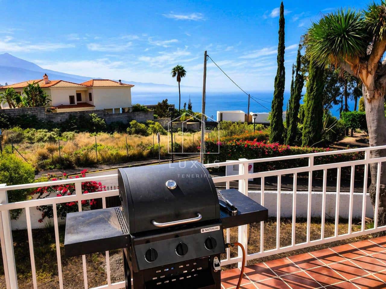 4 quarto Moradia para arrendar em Tacoronte com piscina garagem - 3 500 € (Ref: 9777100)