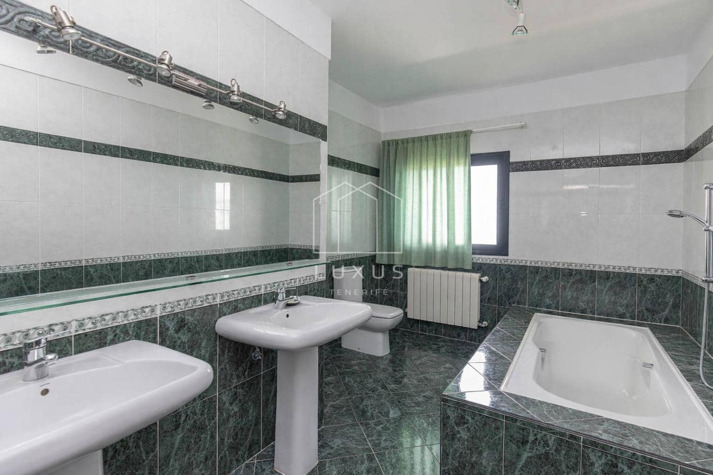3 quarto Moradia para venda em El Sauzal com piscina garagem - 825 000 € (Ref: 9789571)