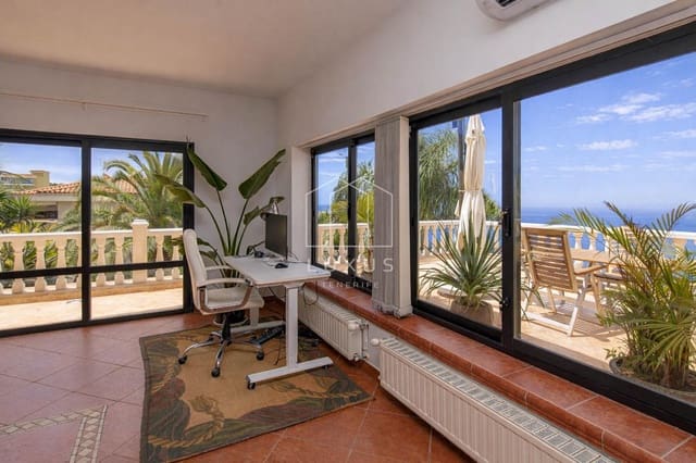 3 quarto Moradia para venda em El Sauzal com piscina garagem - 825 000 € (Ref: 9789571)