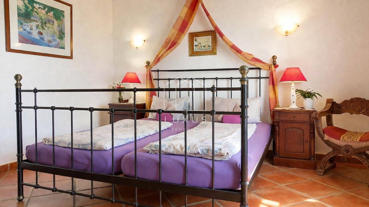 Chalet de 7 habitaciones en Icod de los Vinos en venta - 899.000 € (Ref: 9789931)