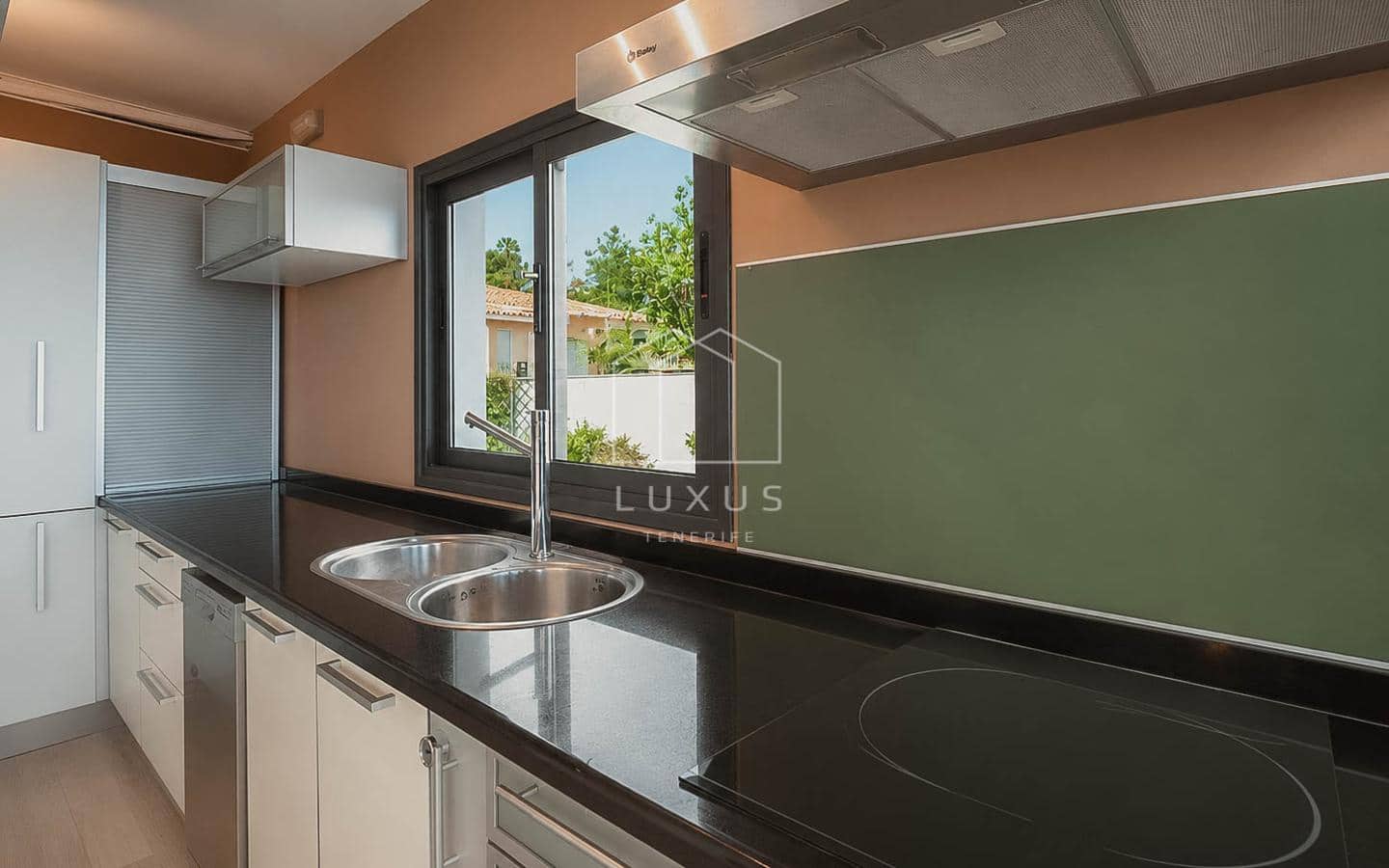 4 soverom Villa til leie i La Orotava med svømmebasseng garasje - € 3 700 (Ref: 9872913)