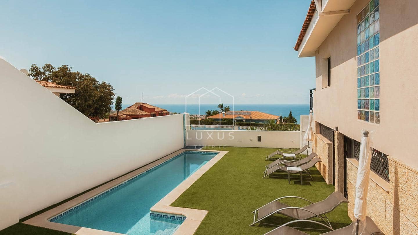 4 soverom Villa til leie i La Orotava med svømmebasseng garasje - € 3 700 (Ref: 9872913)