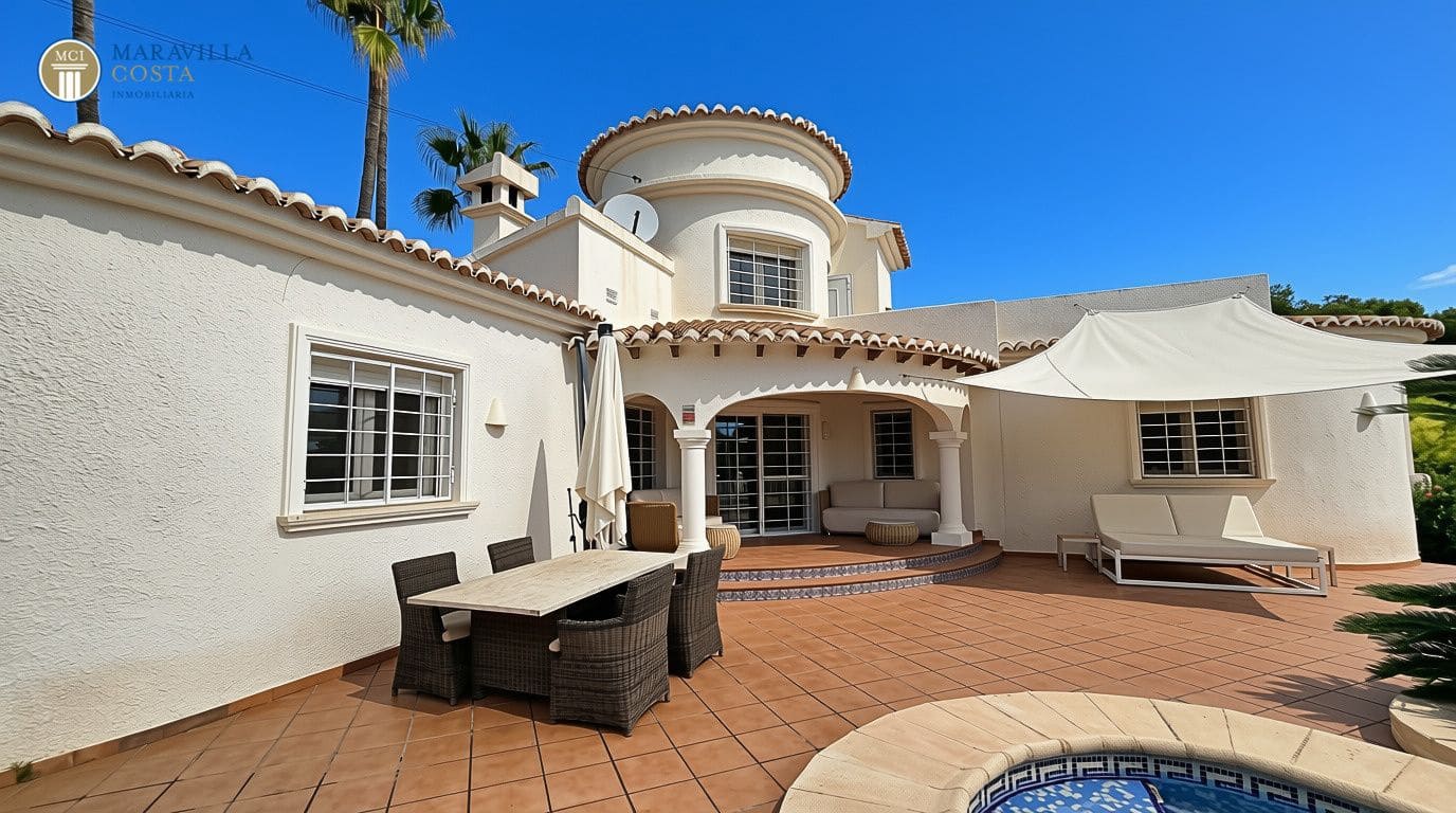 3 slaapkamer Villa te koop in Adsubia met zwembad garage - € 789.000 (Ref: 10033056)