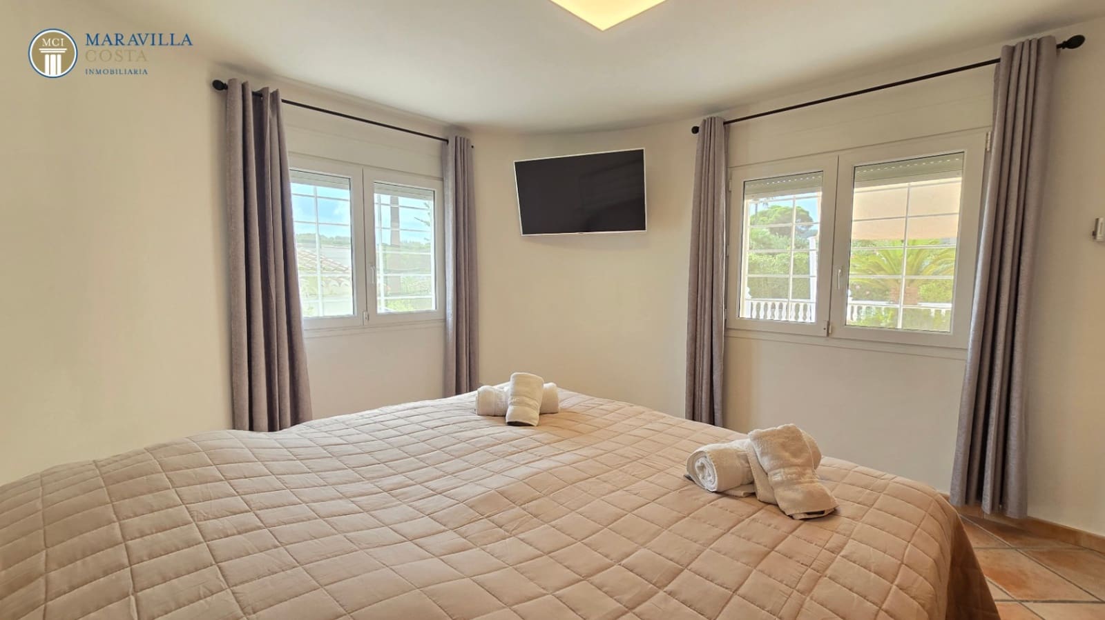 3 slaapkamer Villa te koop in Adsubia met zwembad garage - € 789.000 (Ref: 10033056)