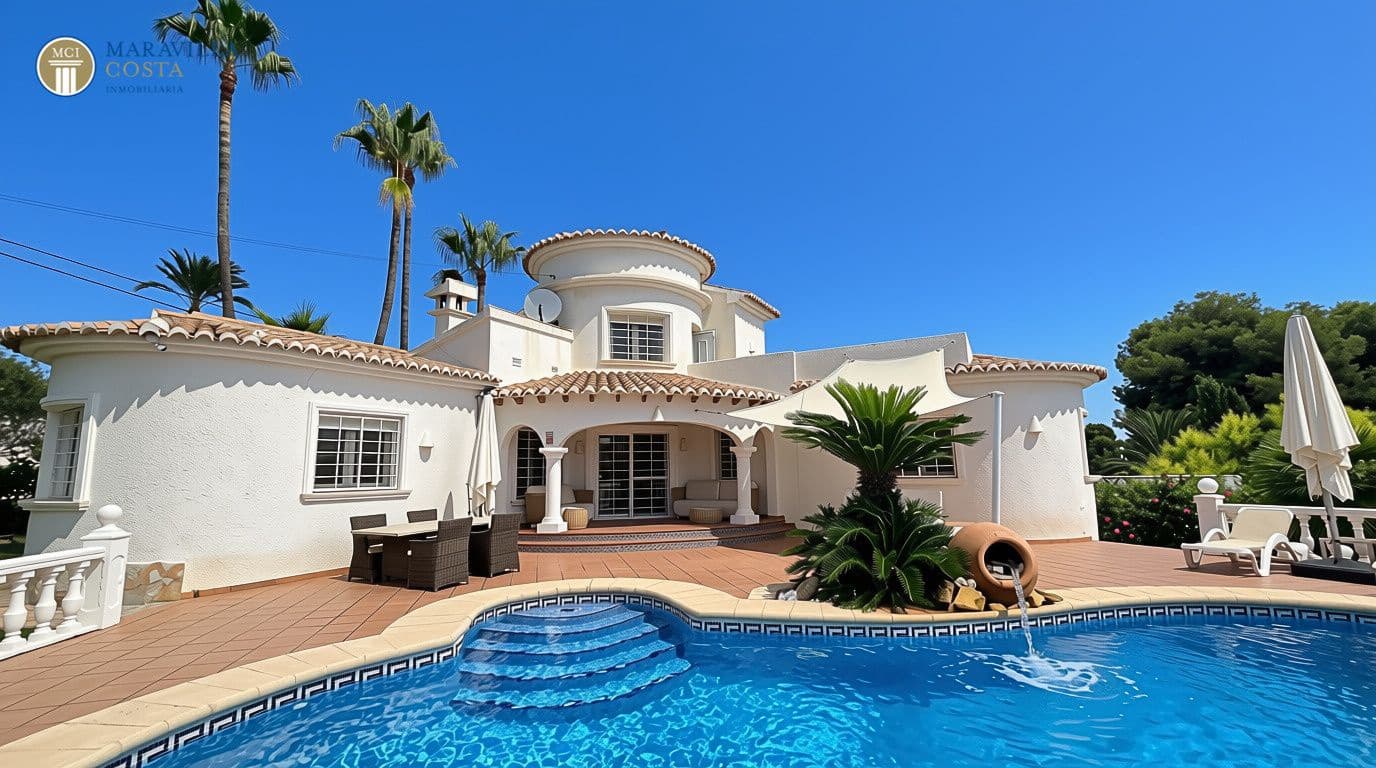3 slaapkamer Villa te koop in Adsubia met zwembad garage - € 789.000 (Ref: 10033056)