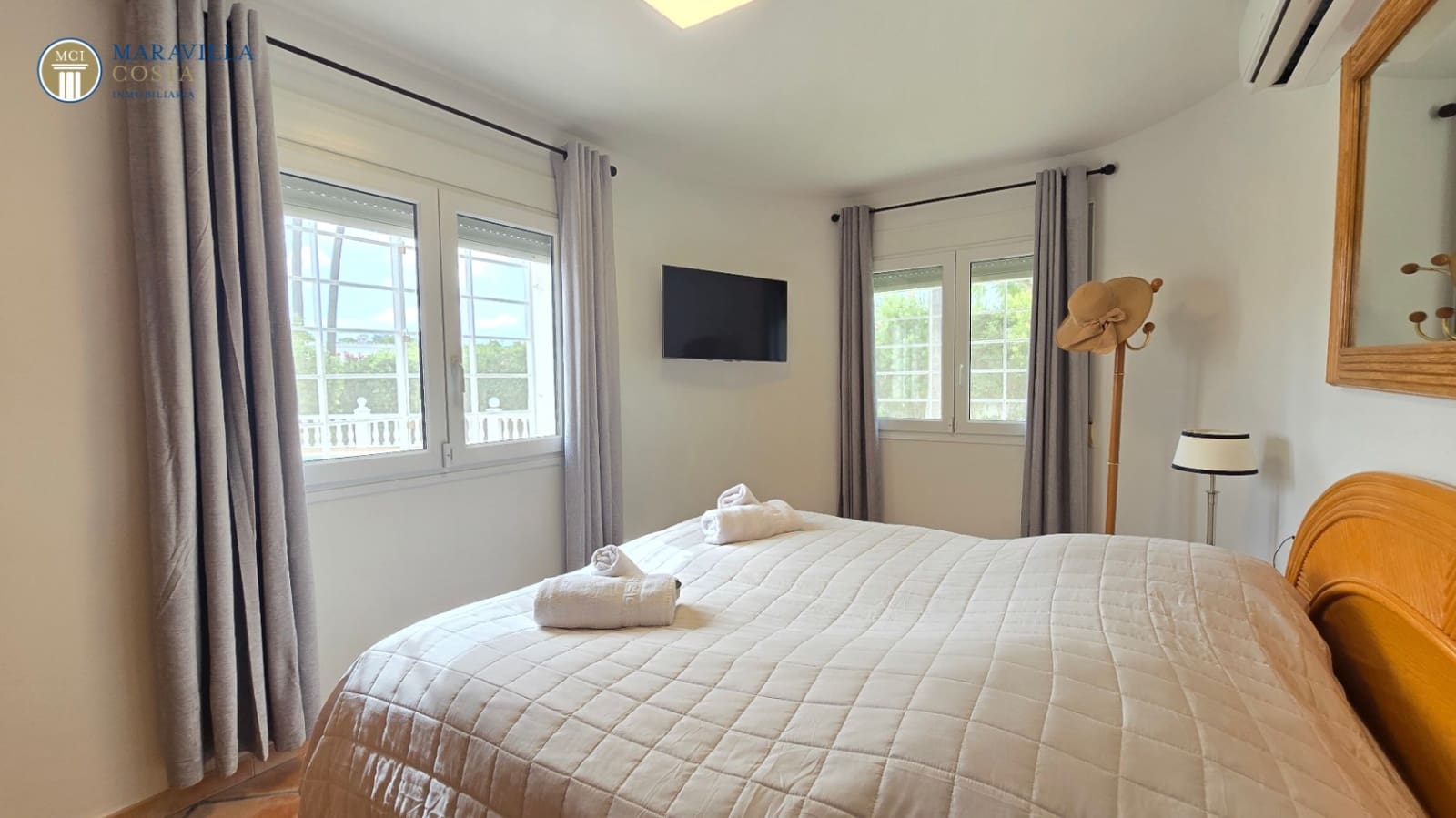 3 slaapkamer Villa te koop in Adsubia met zwembad garage - € 789.000 (Ref: 10033056)