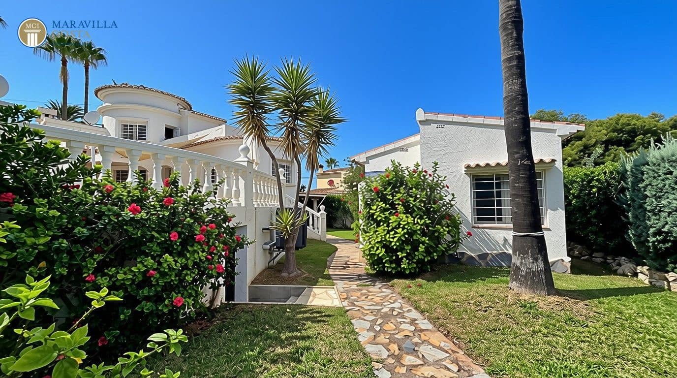 3 slaapkamer Villa te koop in Adsubia met zwembad garage - € 789.000 (Ref: 10033056)