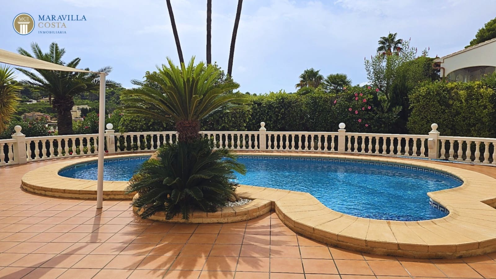3 slaapkamer Villa te koop in Adsubia met zwembad garage - € 789.000 (Ref: 10033056)