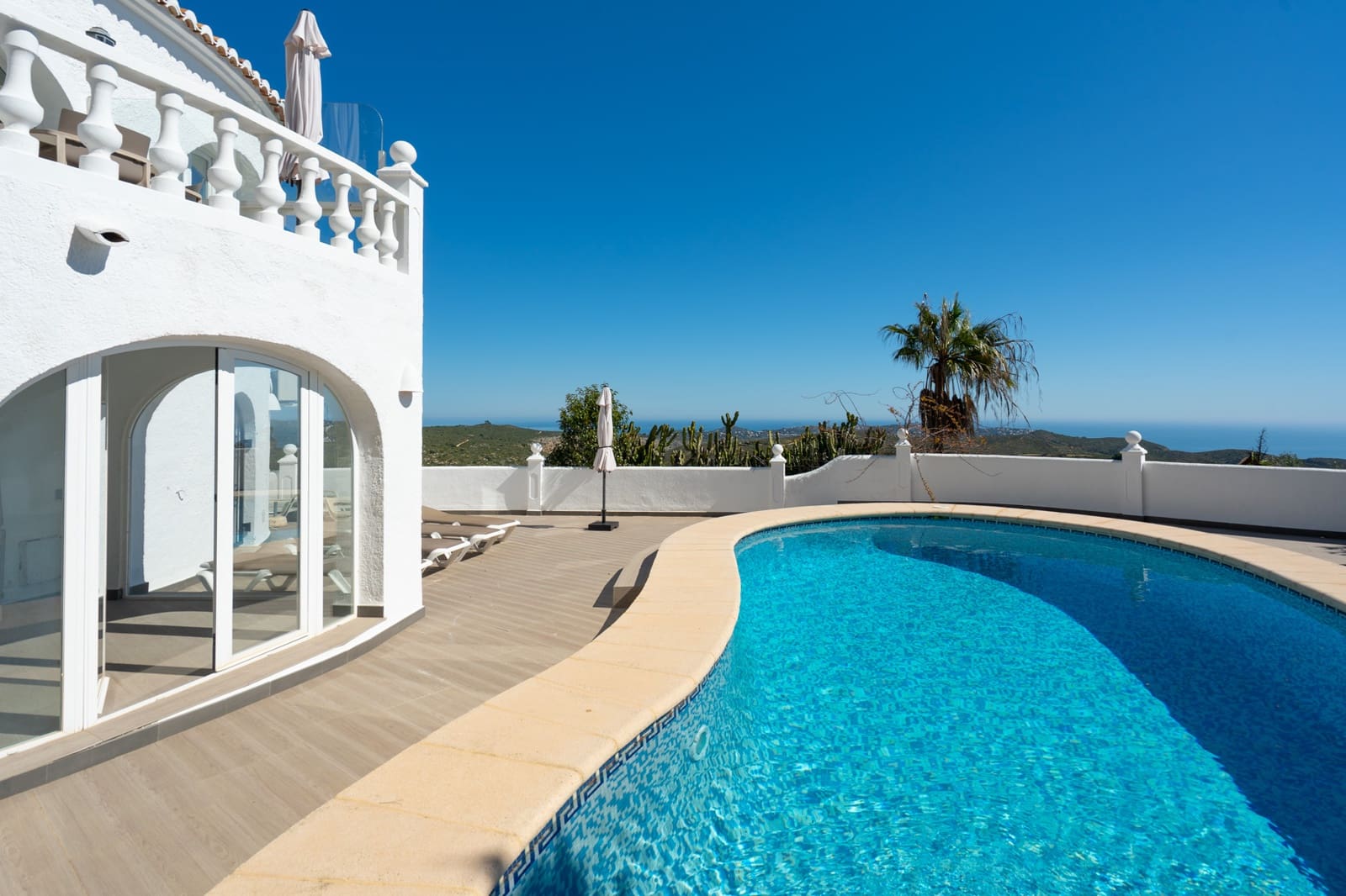 4 quarto Moradia para venda em Cumbre del Sol com piscina garagem - 860 000 € (Ref: 10034287)