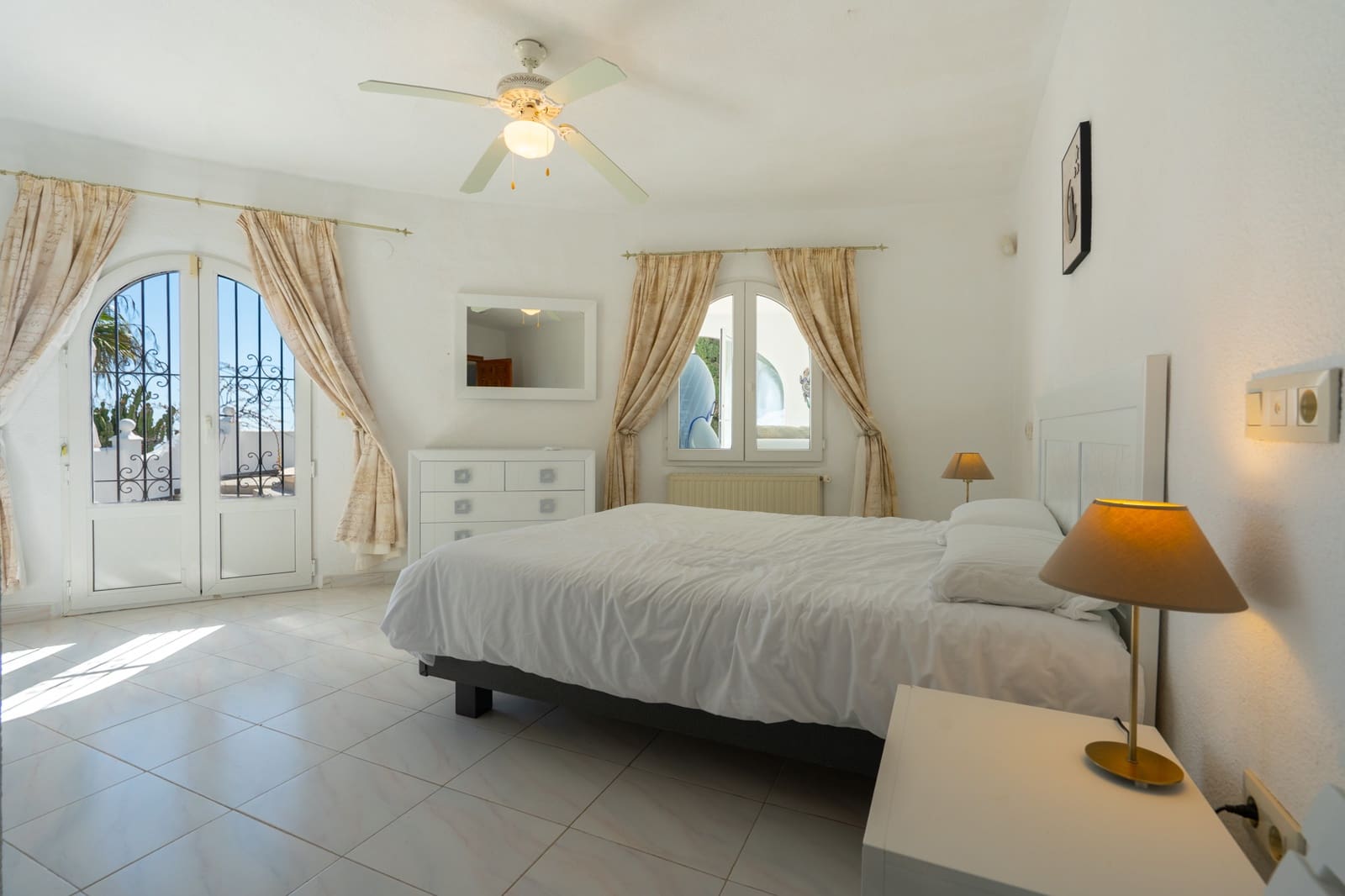 4 quarto Moradia para venda em Cumbre del Sol com piscina garagem - 860 000 € (Ref: 10034287)