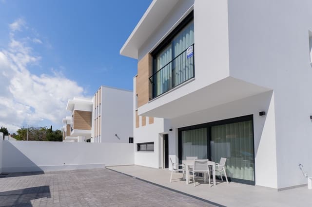 3 makuuhuone Huvila myytävänä paikassa El Montgó, Dénia mukana uima-altaan 
autotalli - 695 000 € (Ref: 10034290)