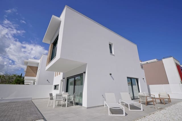 3 makuuhuone Huvila myytävänä paikassa El Montgó, Dénia mukana uima-altaan 
autotalli - 695 000 € (Ref: 10034290)