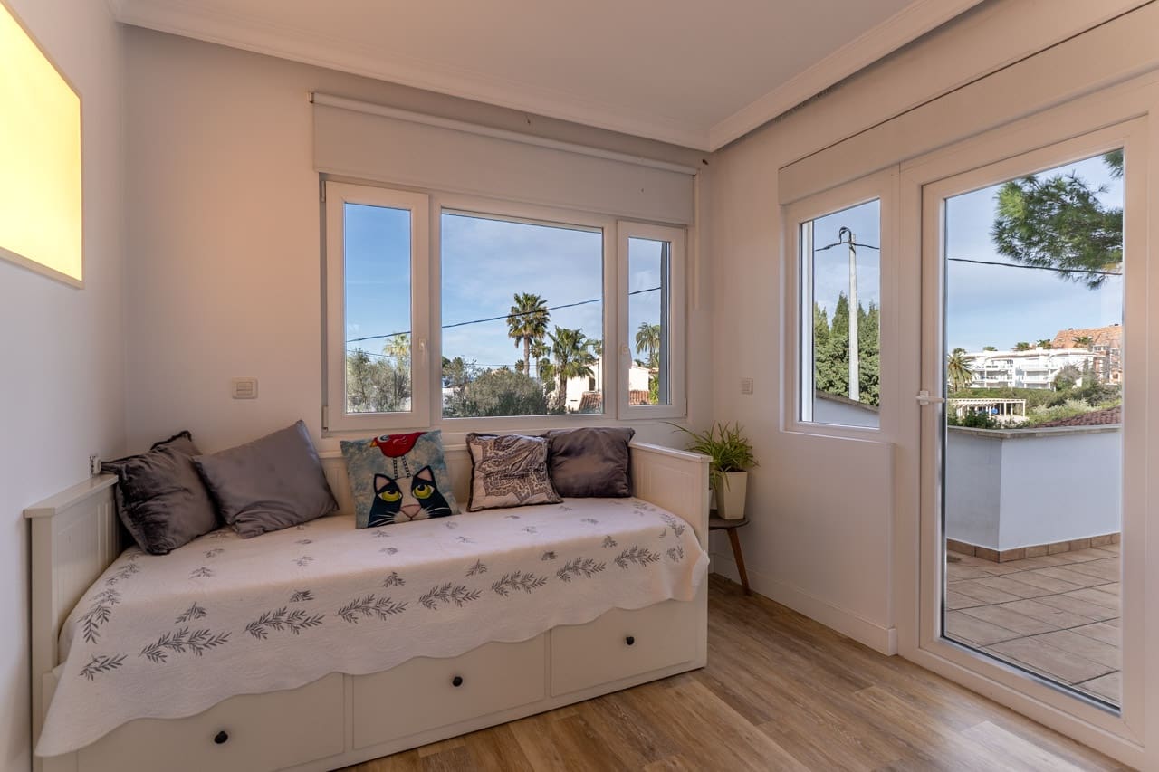 4 Zimmer Villa zu verkaufen in Denia mit Pool - 659.000 € (Ref: 10034291)