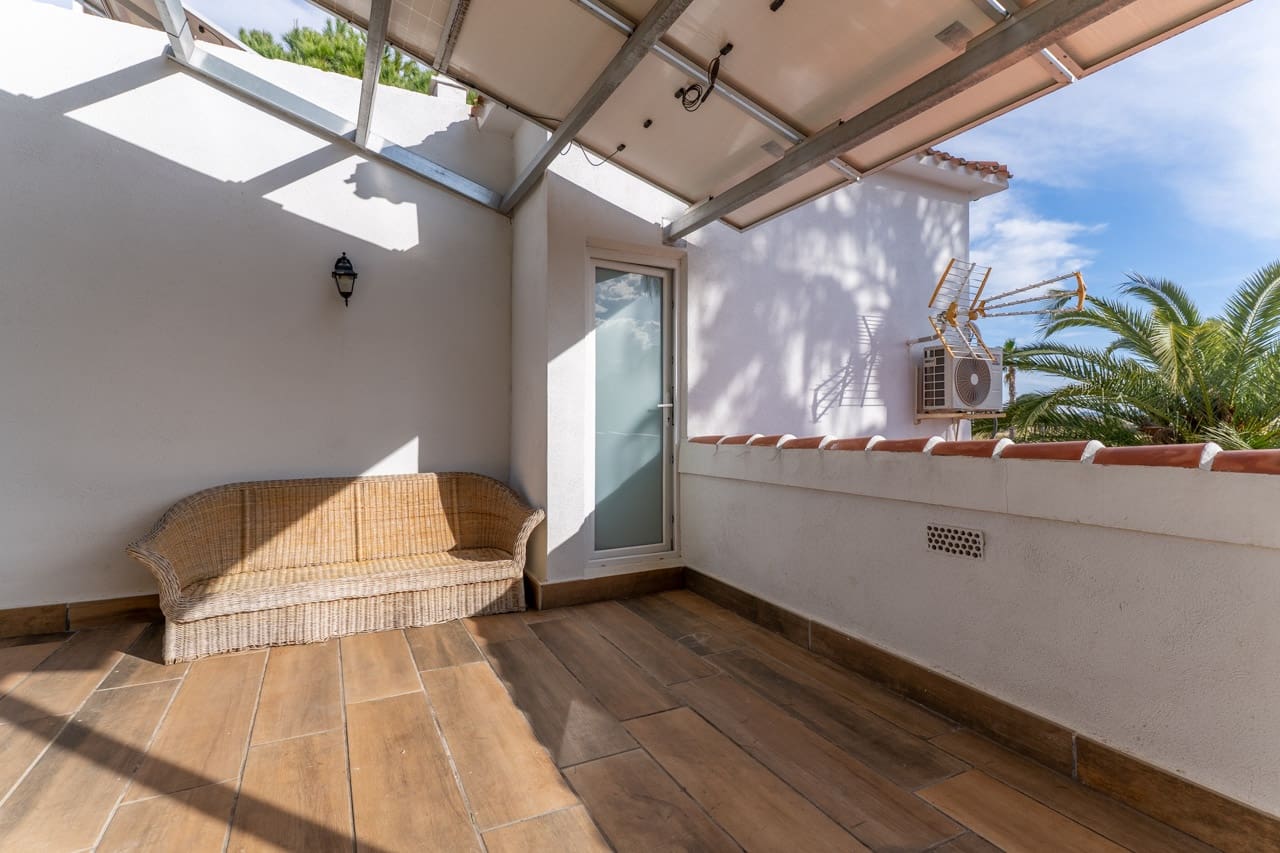 4 Zimmer Villa zu verkaufen in Denia mit Pool - 659.000 € (Ref: 10034291)