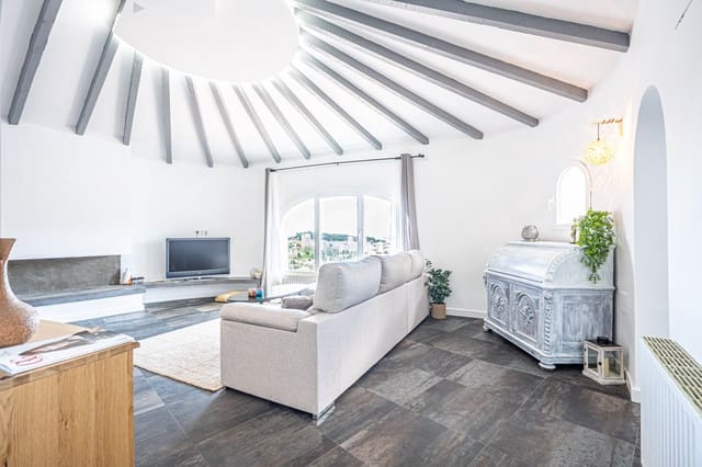 Chalet de 6 habitaciones en Canuta, Calpe / Calp en venta con piscina garaje - 845.000 € (Ref: 10034297)