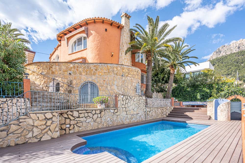 Chalet de 6 habitaciones en Calpe / Calp en venta con piscina garaje - 845.000 € (Ref: 10034297)