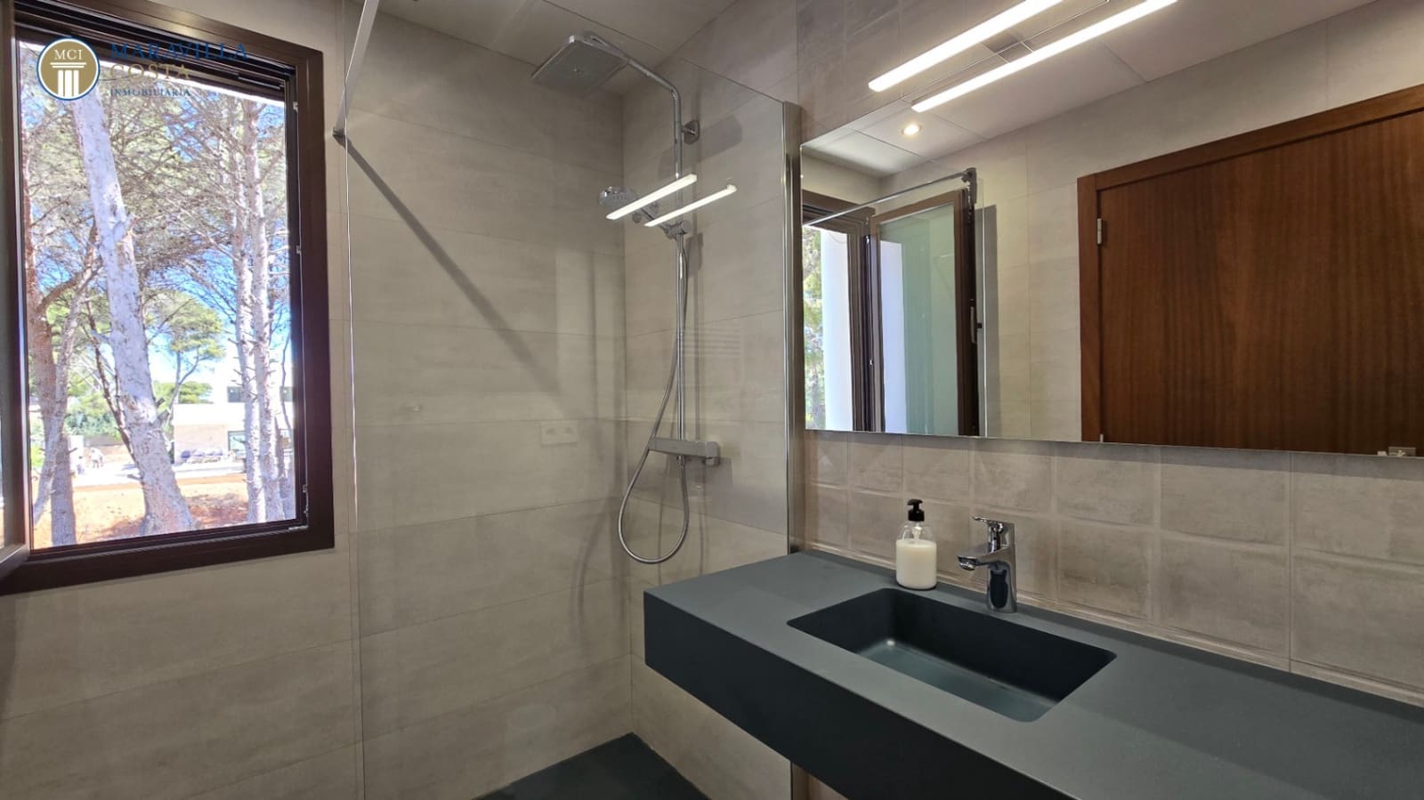 3 makuuhuone Huvila myytävänä paikassa Javea / Xabia mukana uima-altaan 
autotalli - 1 790 000 € (Ref: 8358248)