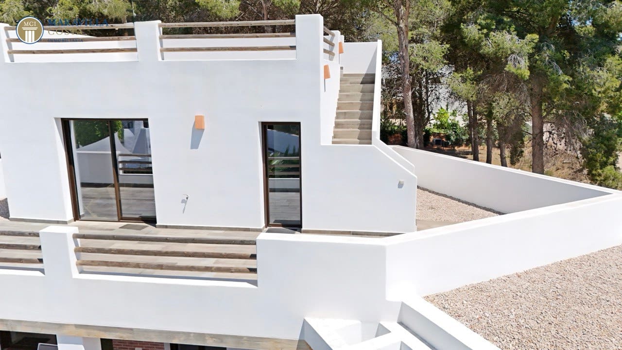 3 makuuhuone Huvila myytävänä paikassa Javea / Xabia mukana uima-altaan 
autotalli - 1 790 000 € (Ref: 8358248)