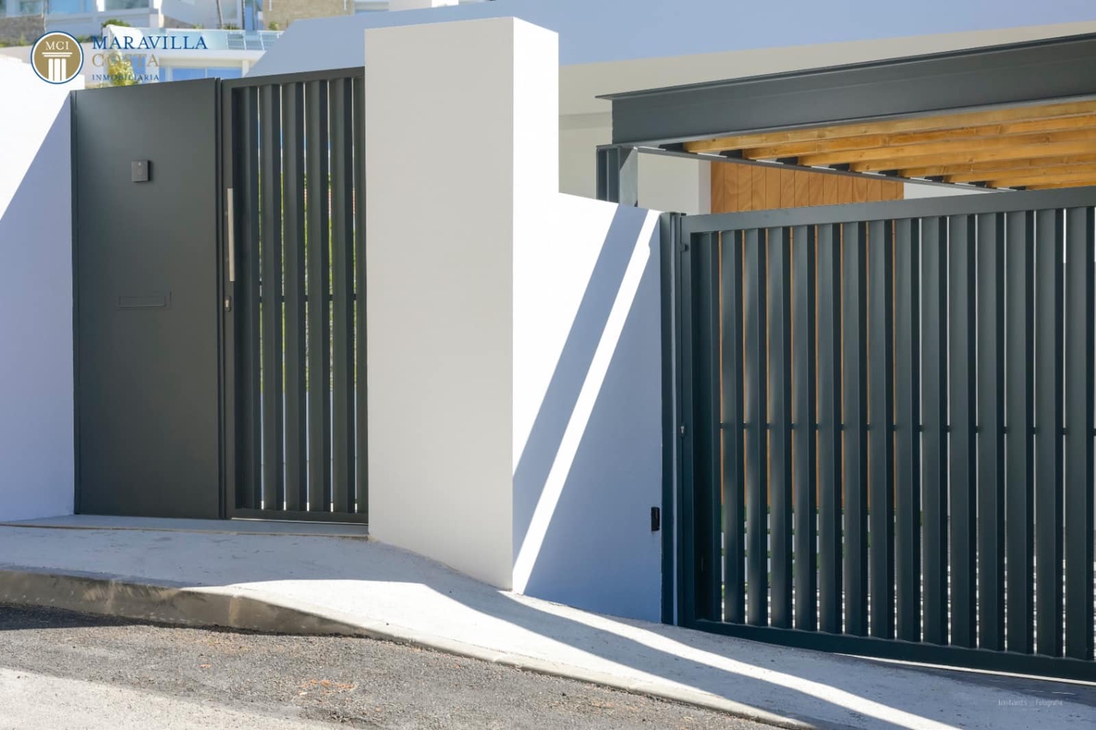 4 bedroom Villa for sale in Altea with pool garage - € 2,250,000 (Ref: 8640024)
