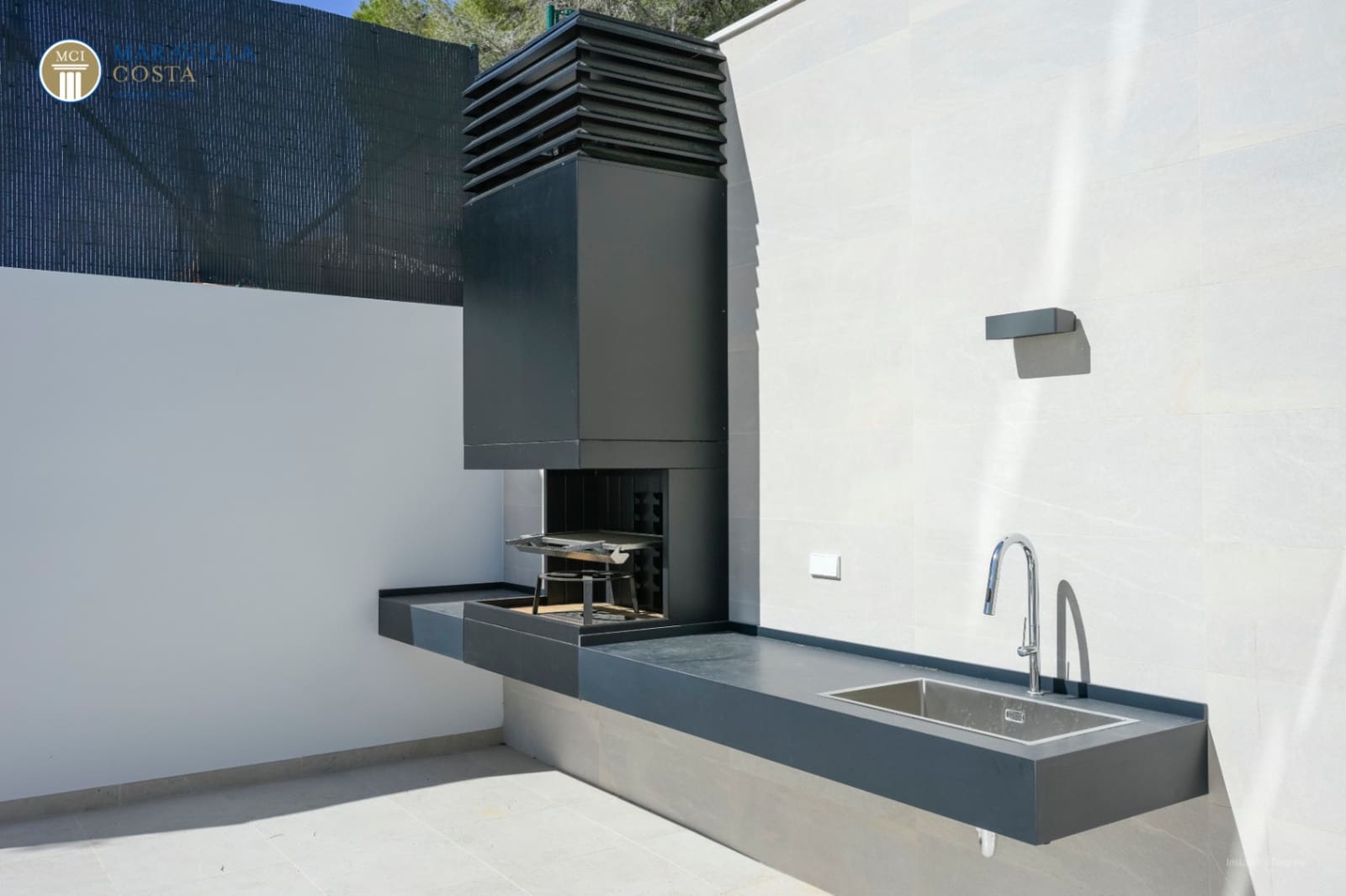 4 bedroom Villa for sale in Altea with pool garage - € 2,250,000 (Ref: 8640024)