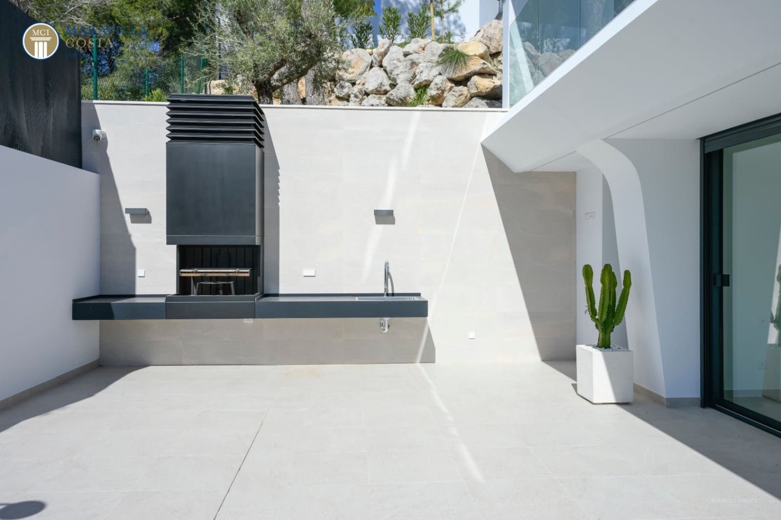 4 bedroom Villa for sale in Altea with pool garage - € 2,250,000 (Ref: 8640024)