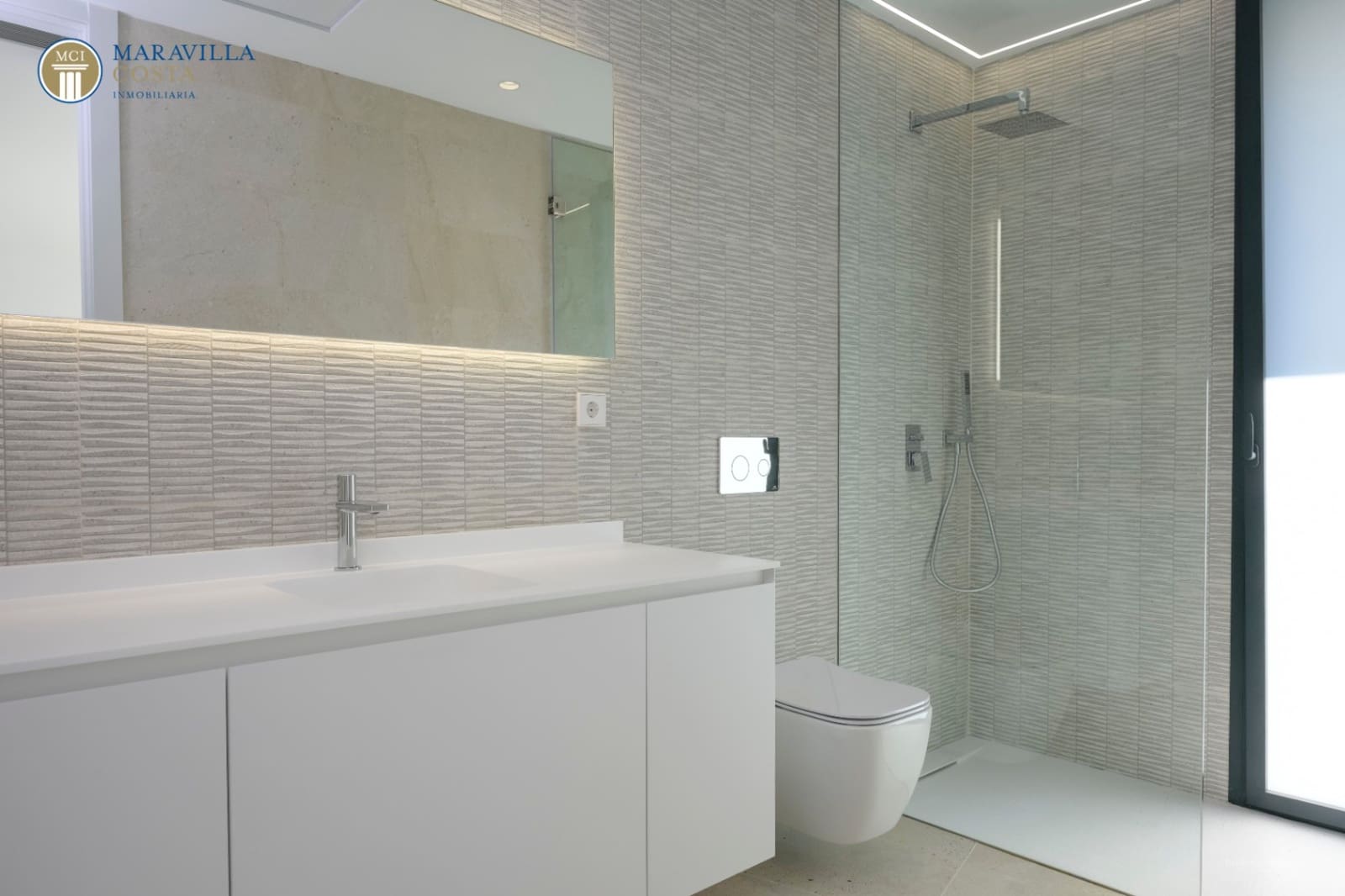 4 bedroom Villa for sale in Altea with pool garage - € 2,250,000 (Ref: 8640024)