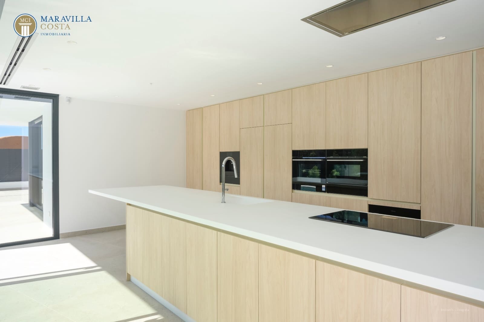 4 bedroom Villa for sale in Altea with pool garage - € 2,250,000 (Ref: 8640024)