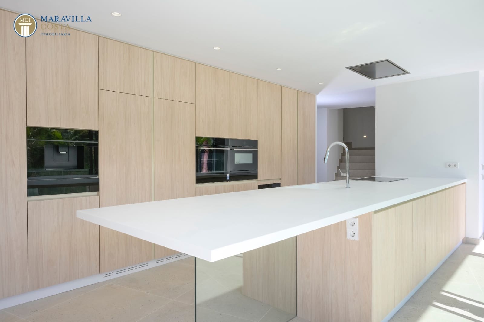 4 bedroom Villa for sale in Altea with pool garage - € 2,250,000 (Ref: 8640024)
