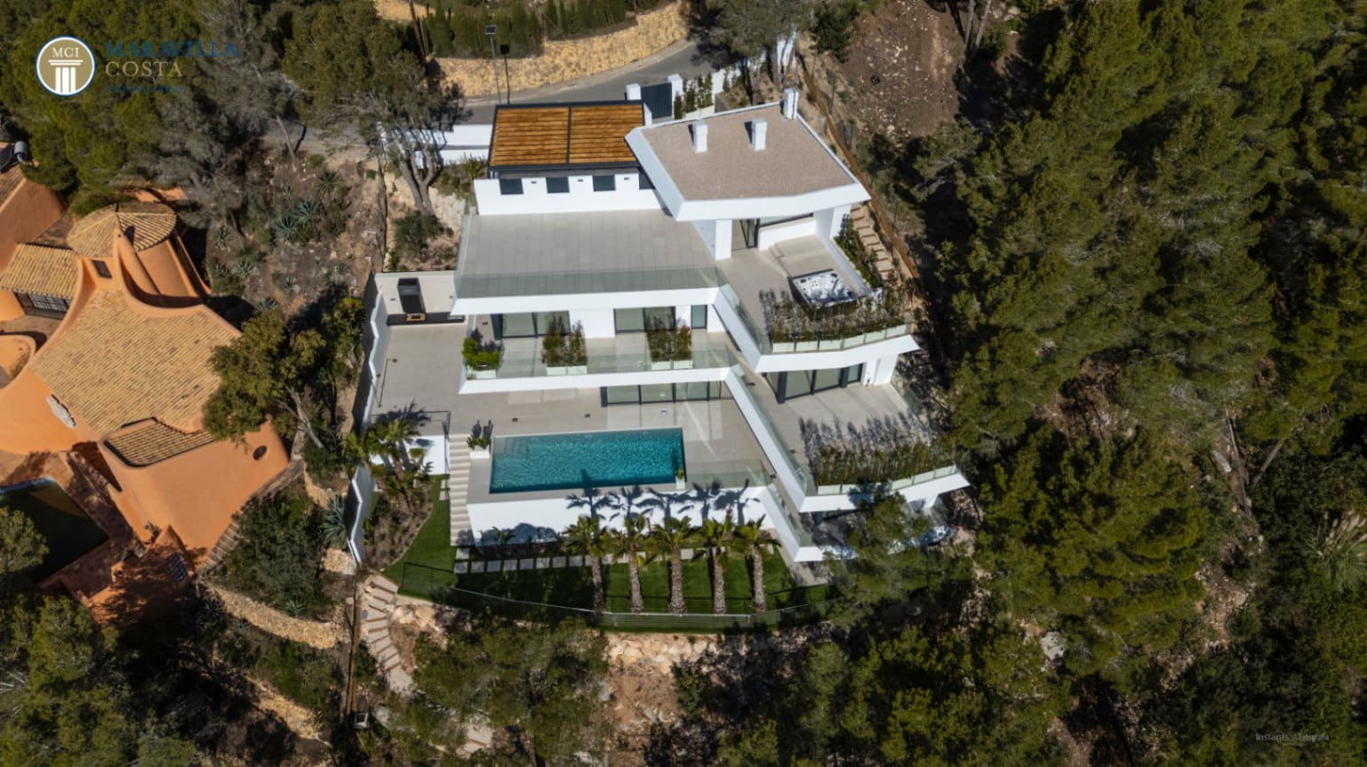 4 bedroom Villa for sale in Altea with pool garage - € 2,250,000 (Ref: 8640024)