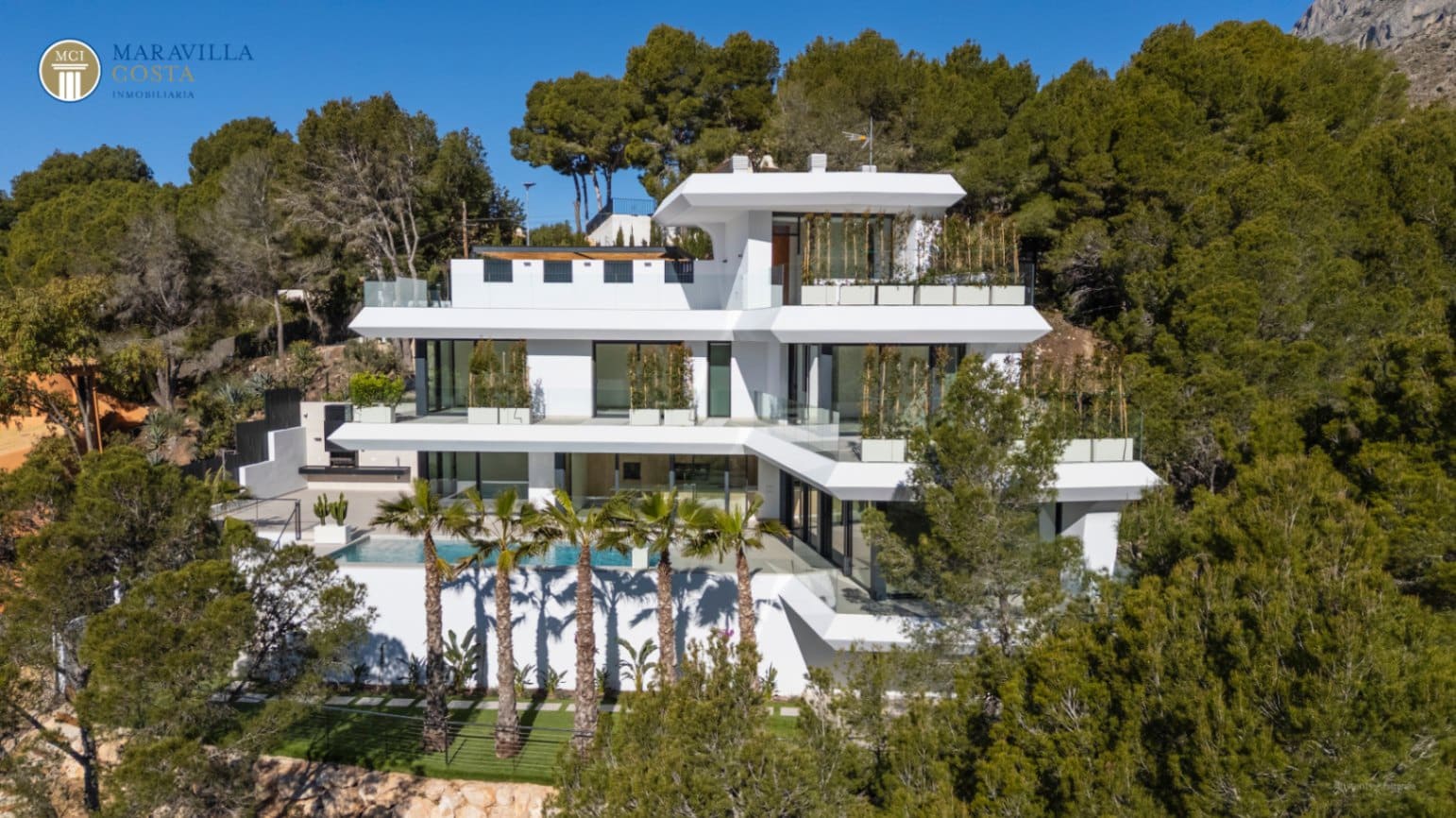 4 bedroom Villa for sale in Altea with pool garage - € 2,250,000 (Ref: 8640024)