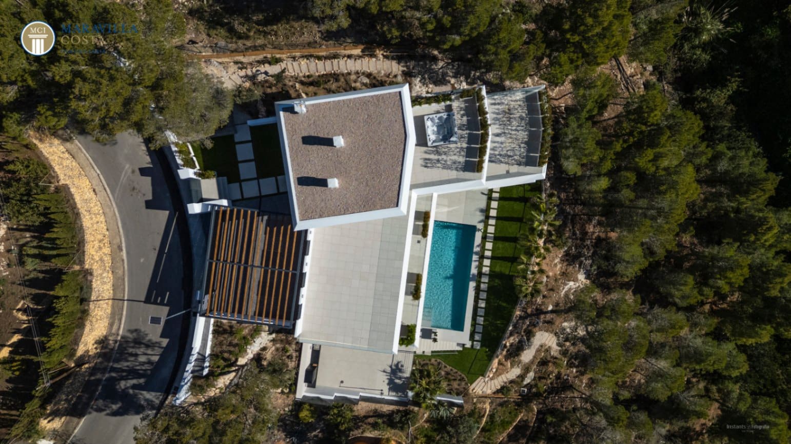 4 bedroom Villa for sale in Altea with pool garage - € 2,250,000 (Ref: 8640024)