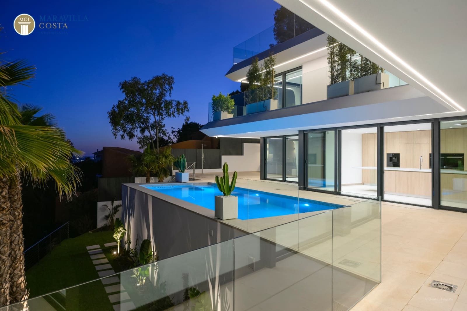 4 bedroom Villa for sale in Altea with pool garage - € 2,250,000 (Ref: 8640024)