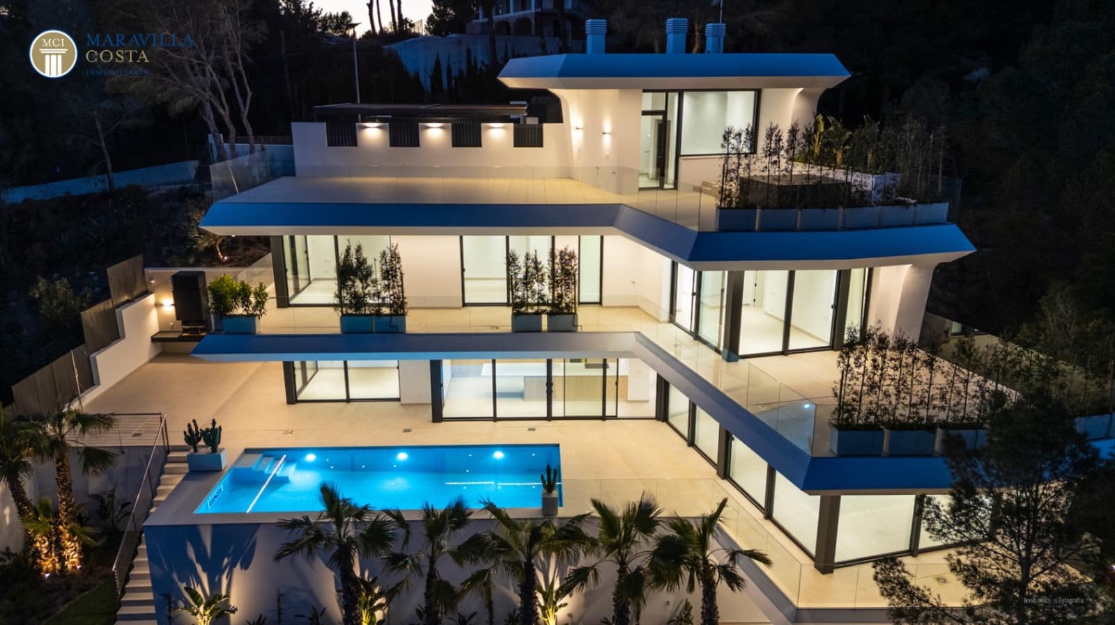 4 bedroom Villa for sale in Altea with pool garage - € 2,250,000 (Ref: 8640024)