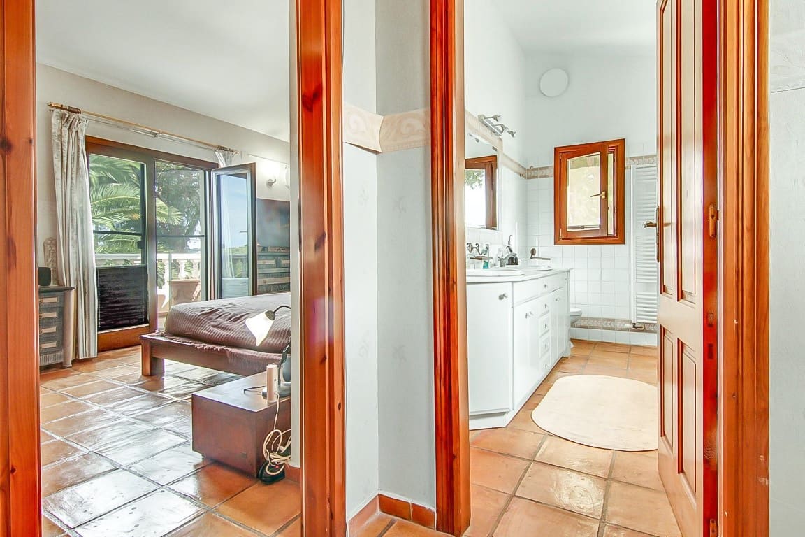 7 bedroom Villa for sale in Benissa with pool - € 995,000 (Ref: 9115362)